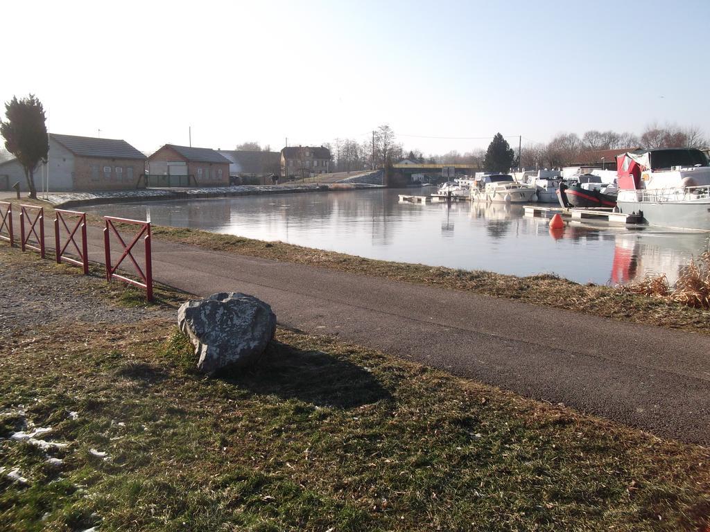 Gite Les Rosiers Traubach-le-Bas Eksteriør billede